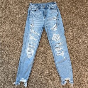 American Eagle Outfitters Light Blue Mom Jeans. Size 4 long.